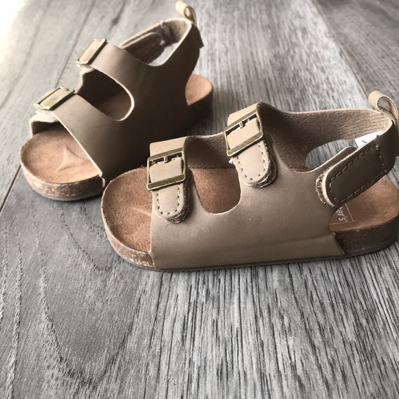 Carter’s - Picture 3 of 4